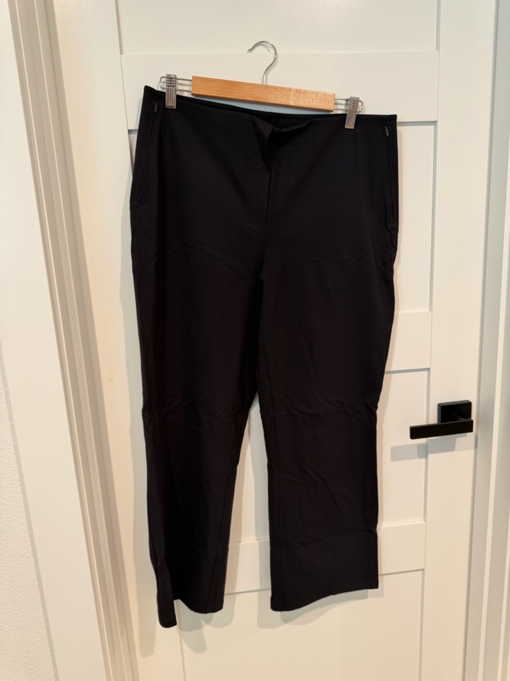 Lululemon Smooth Fit Pull-On Cropped Pant - Black | Size 14
